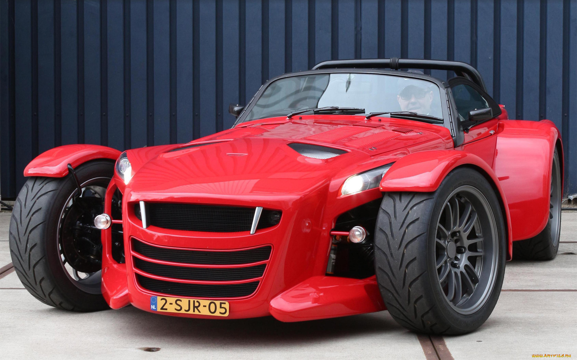 , donkervoort, donkerwoort